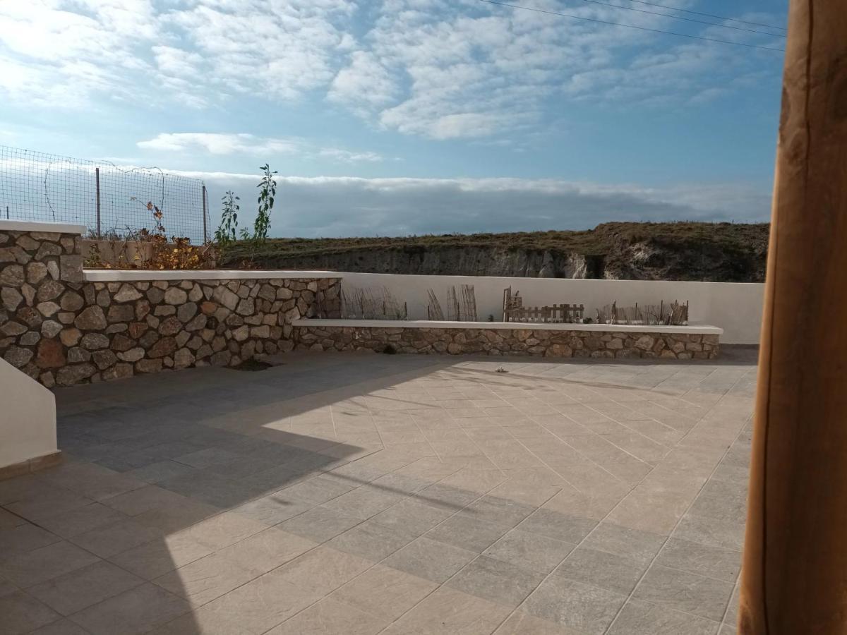 Woodstone Studios & Apartments Santorini Pyrgos Kallistis Екстер'єр фото